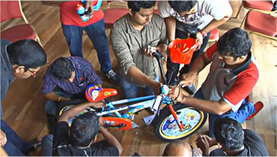 Team buildin activities Cochin, Bild a bike